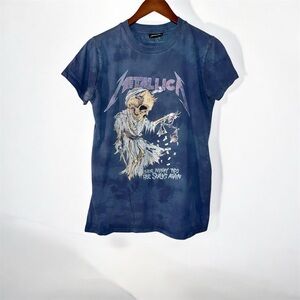 Metallica Their Money Tips Her Scales shirt (SMALL)‎